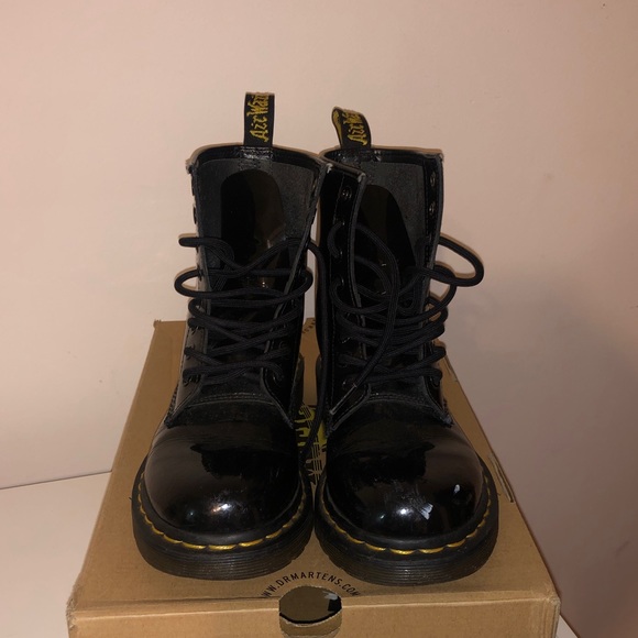 Dr. Martens Patent Lamper 1460 Lace-up Boots - Picture 1 of 13